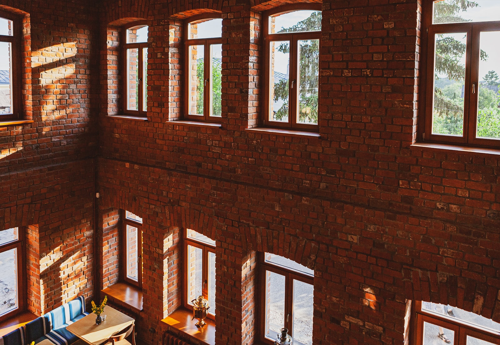 Термин «евроокна» появился в России в 1990-х годах