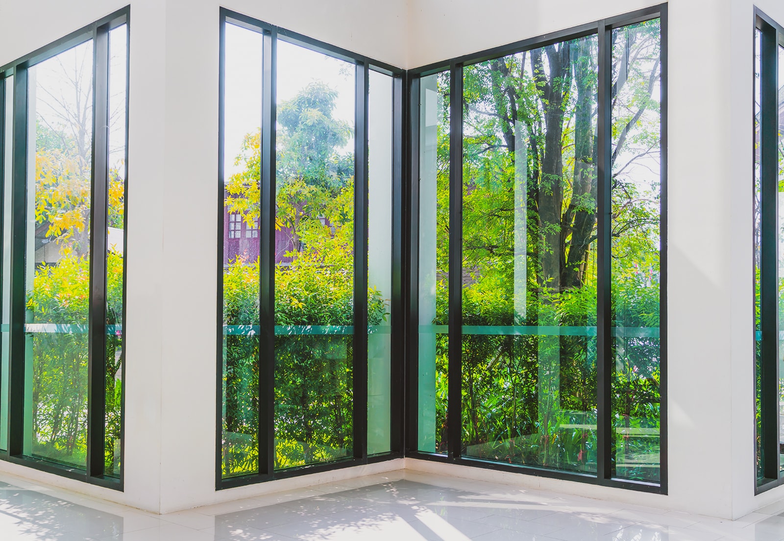 Как выбрать остекление для крыльца?