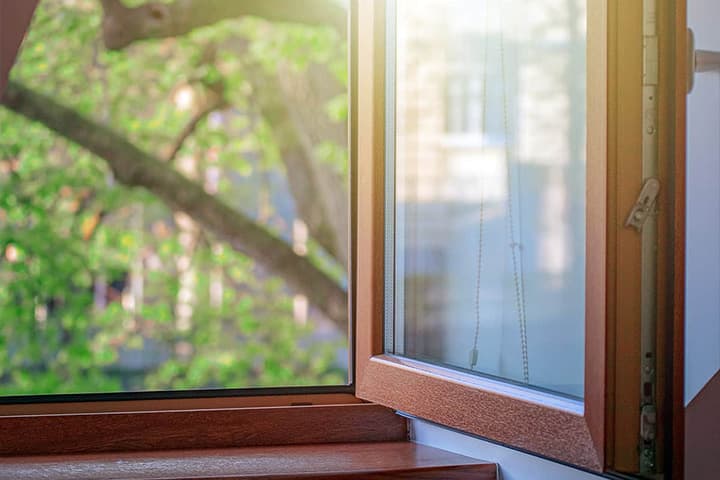 Не выделяют ли токсичных веществ материал, из которого сделаны окна?