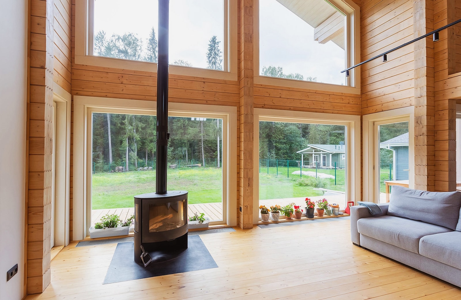 Большие окна сложной конструкции Большие окна сложной конструкции