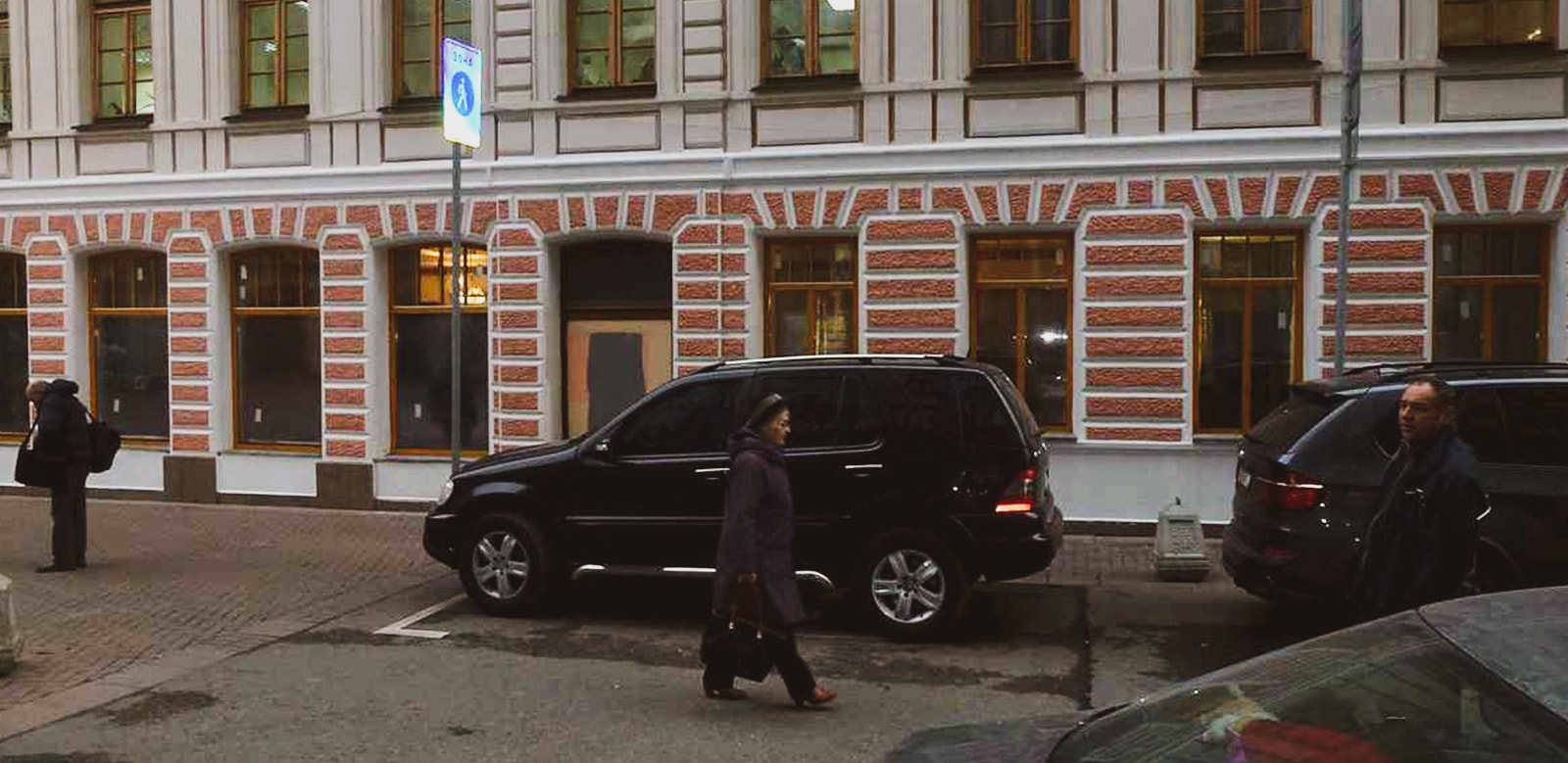 Деревянные окна из сосны в Сбербанке. Фото 4