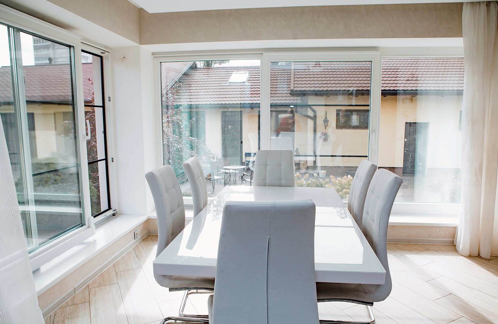 «Красная Горка» — производитель премиальных деревянных патио окон