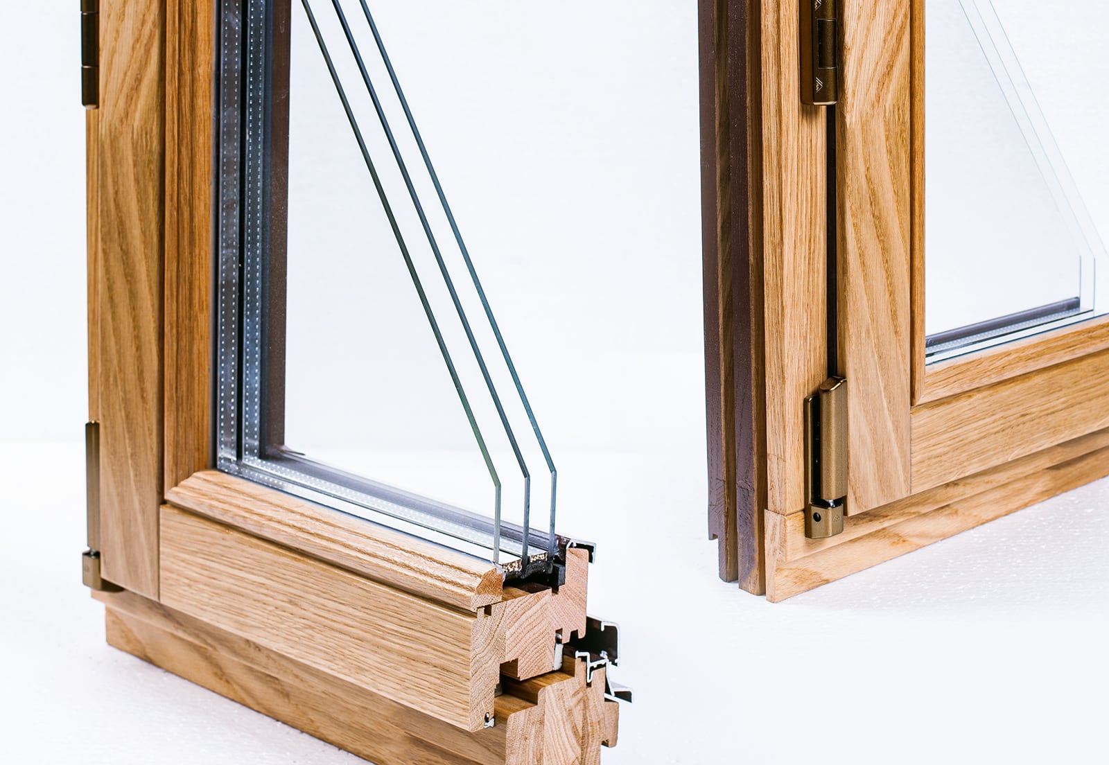 Премиум-комплектующие деревянных окон