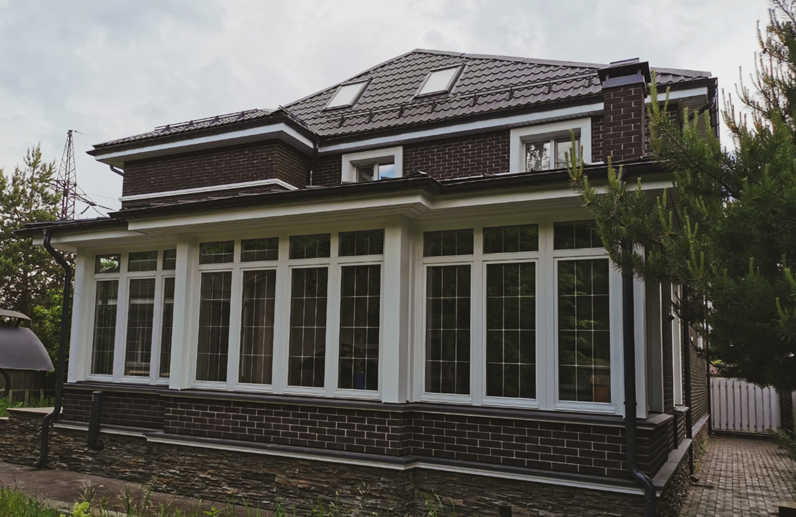 Эркерные окна в экстерьере Эркерные окна в экстерьере