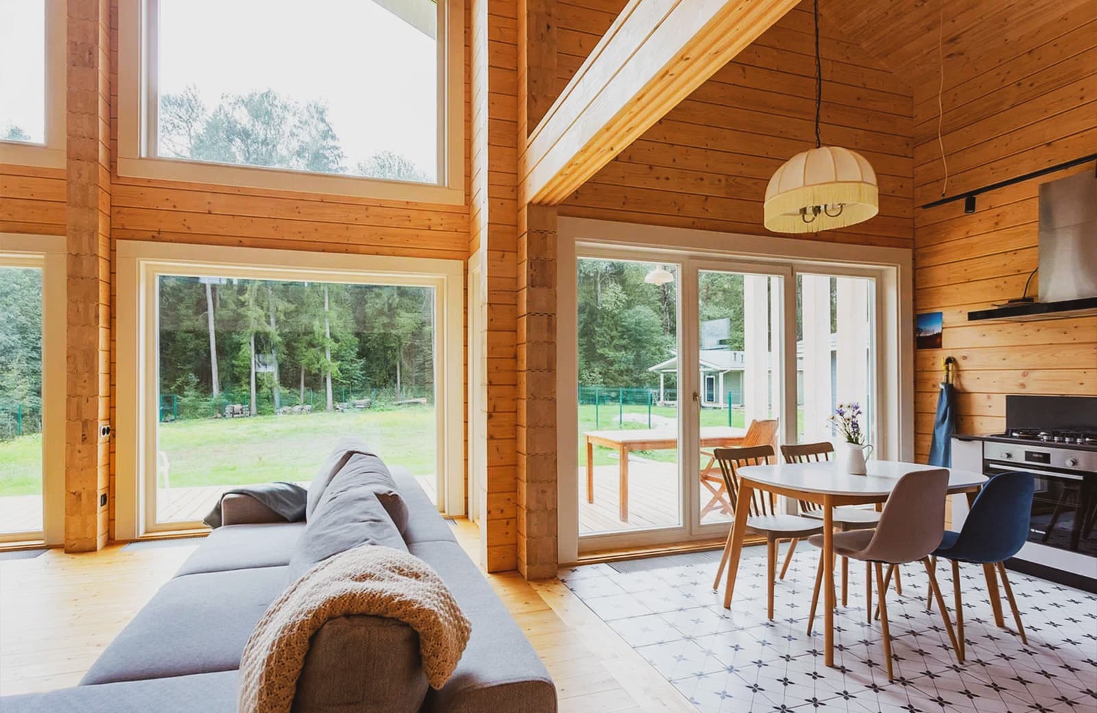 Панорамное остекление французскими окнами