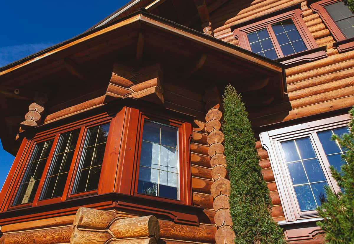 Особенности и качество деревянных окон и дверей от компании Красная Горка