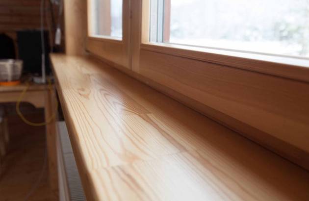 Уход за деревянным подоконником 