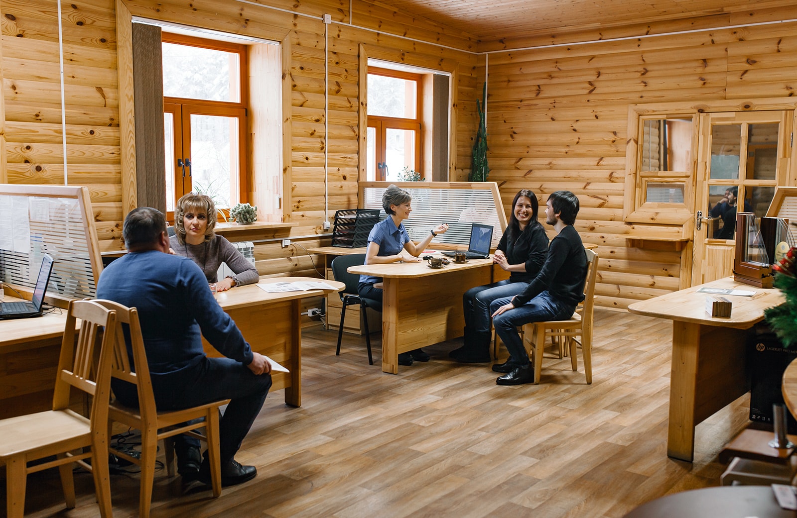 Профессиональная команда поможет вам в выборе окна