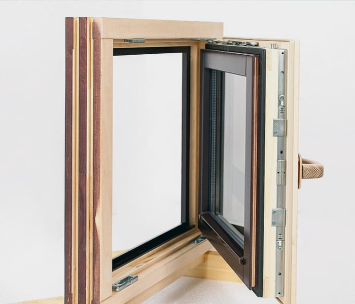 Уникальное деревянное окно для бани