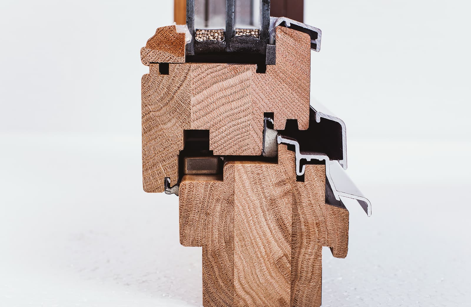 Надёжные деревянные окна с повышенной звукоизоляцией