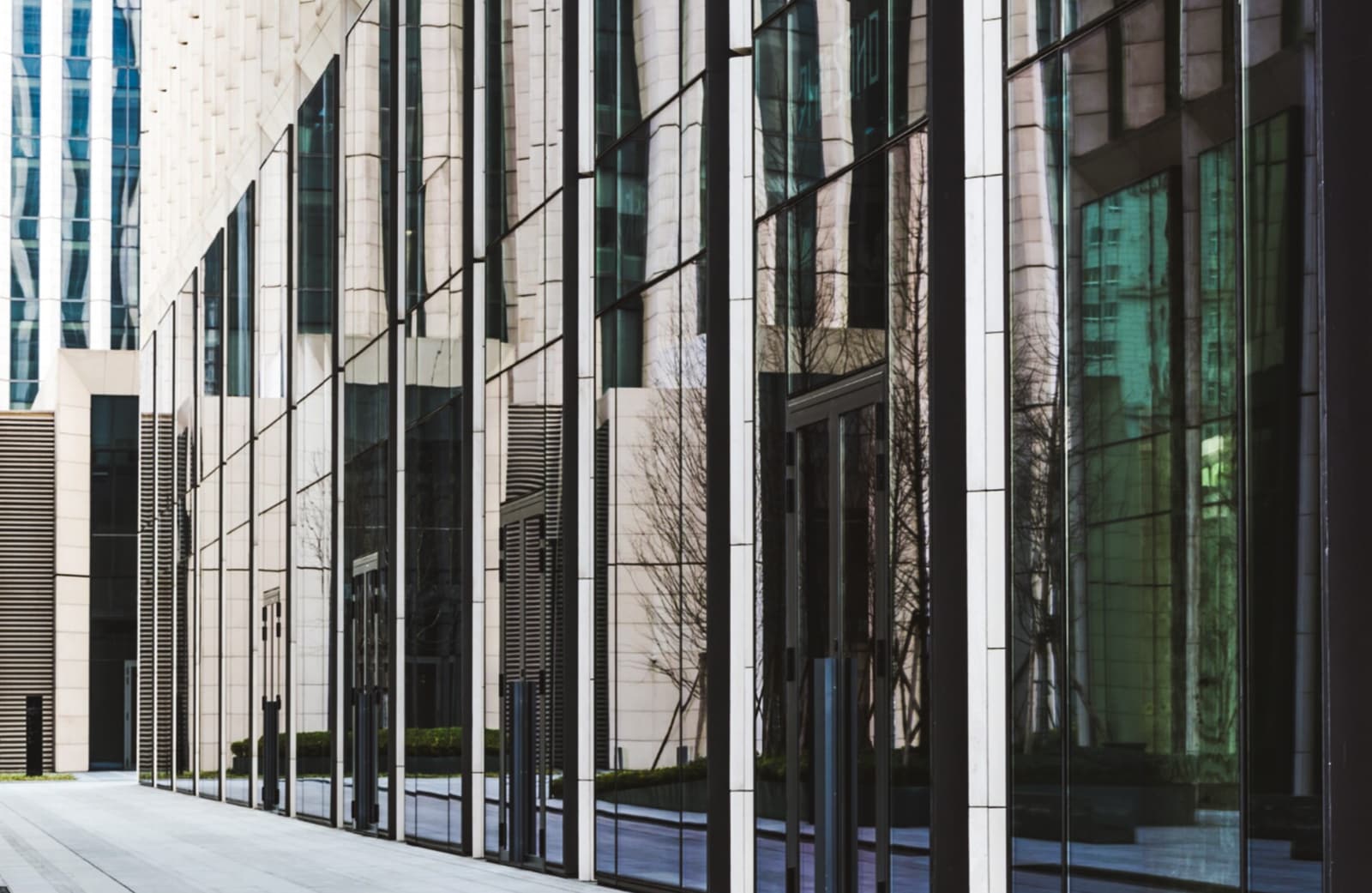 Системы фасадного остекления - функциональность и комфорт всей конструкции Системы фасадного остекления - функциональность и комфорт всей конструкции