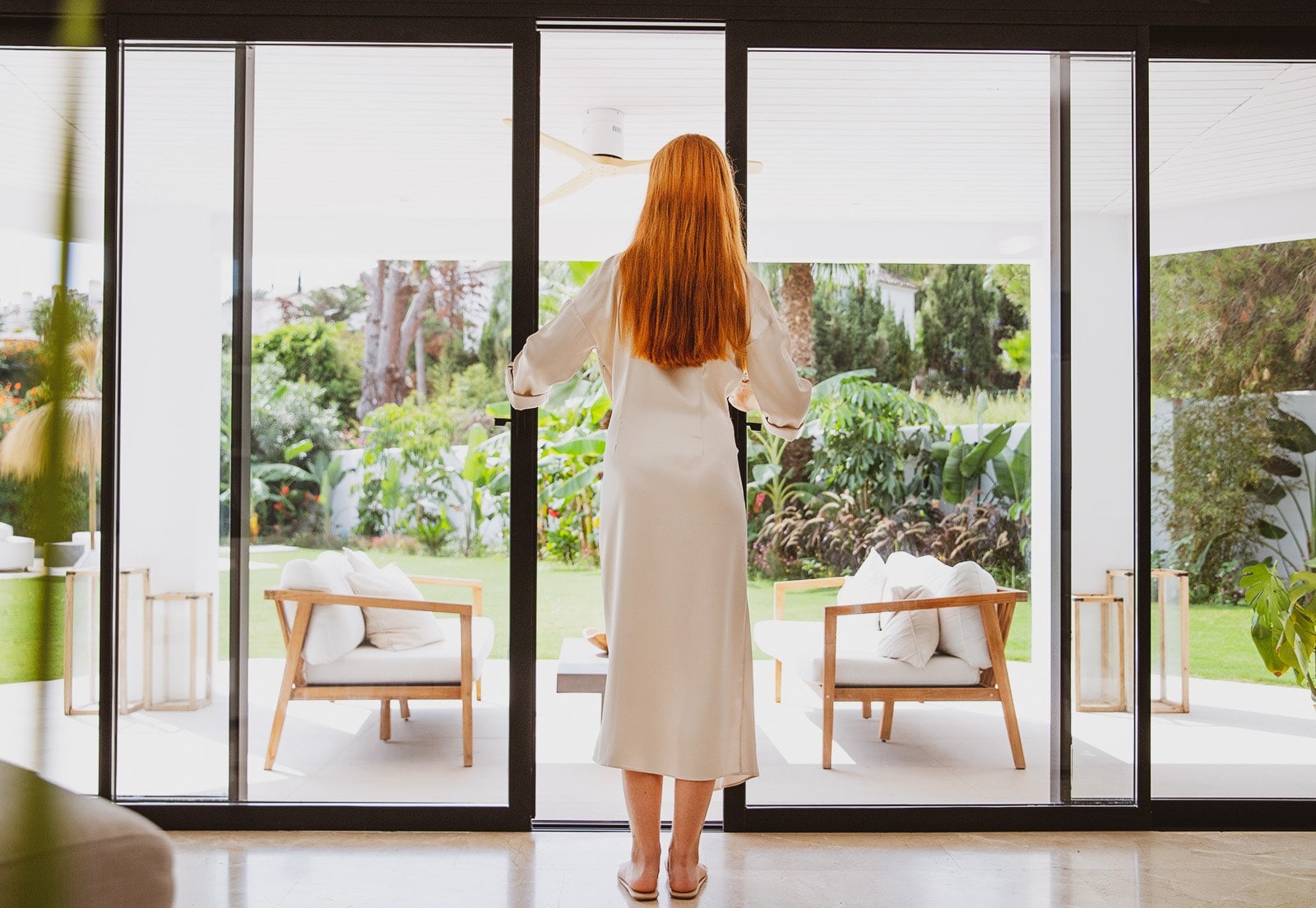 Изготавливаем деревянные раздвижные двери на заказ в Москве Изготавливаем деревянные раздвижные двери на заказ в Москве